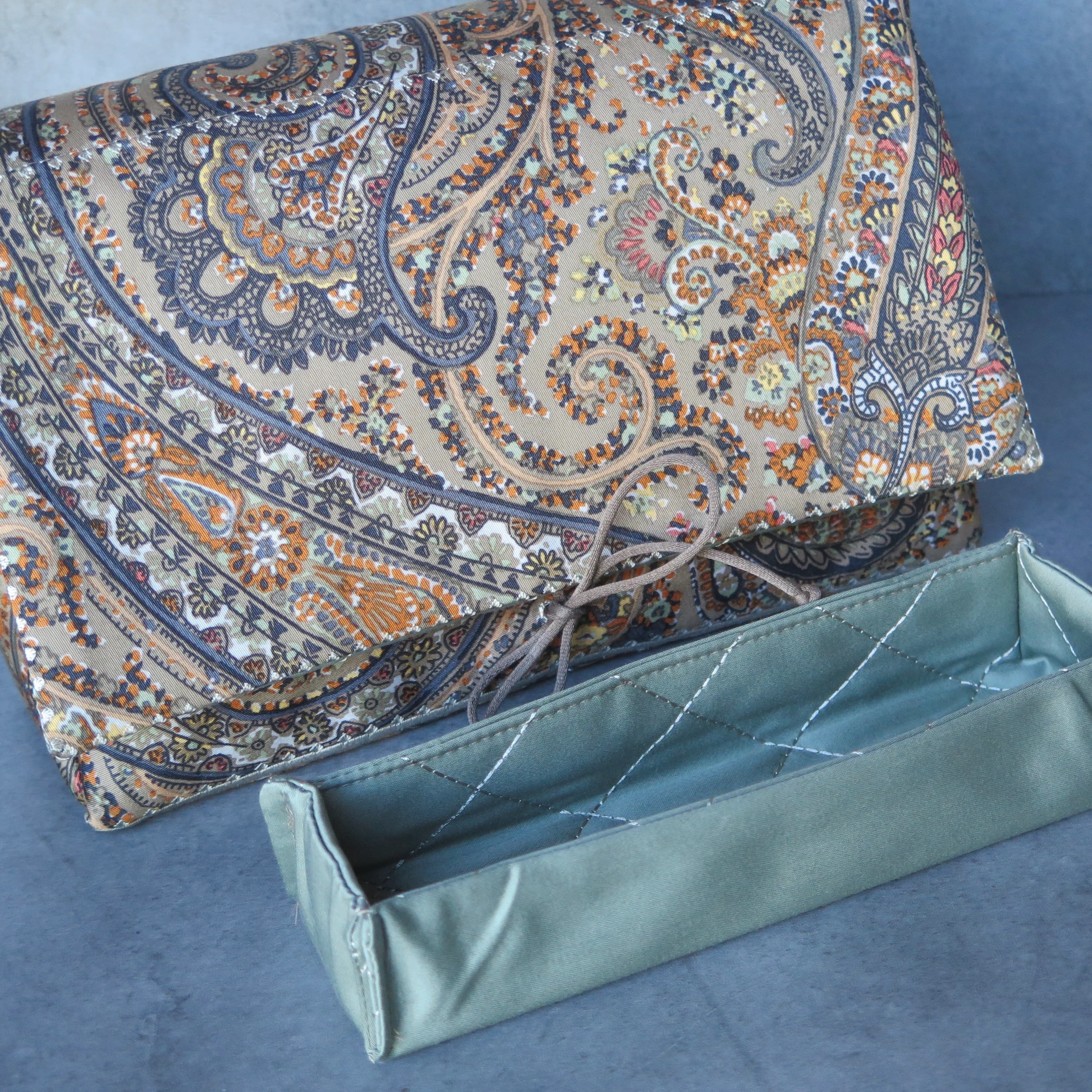 KP protective cover and liner in ETRO Paisley Gold - Image 3