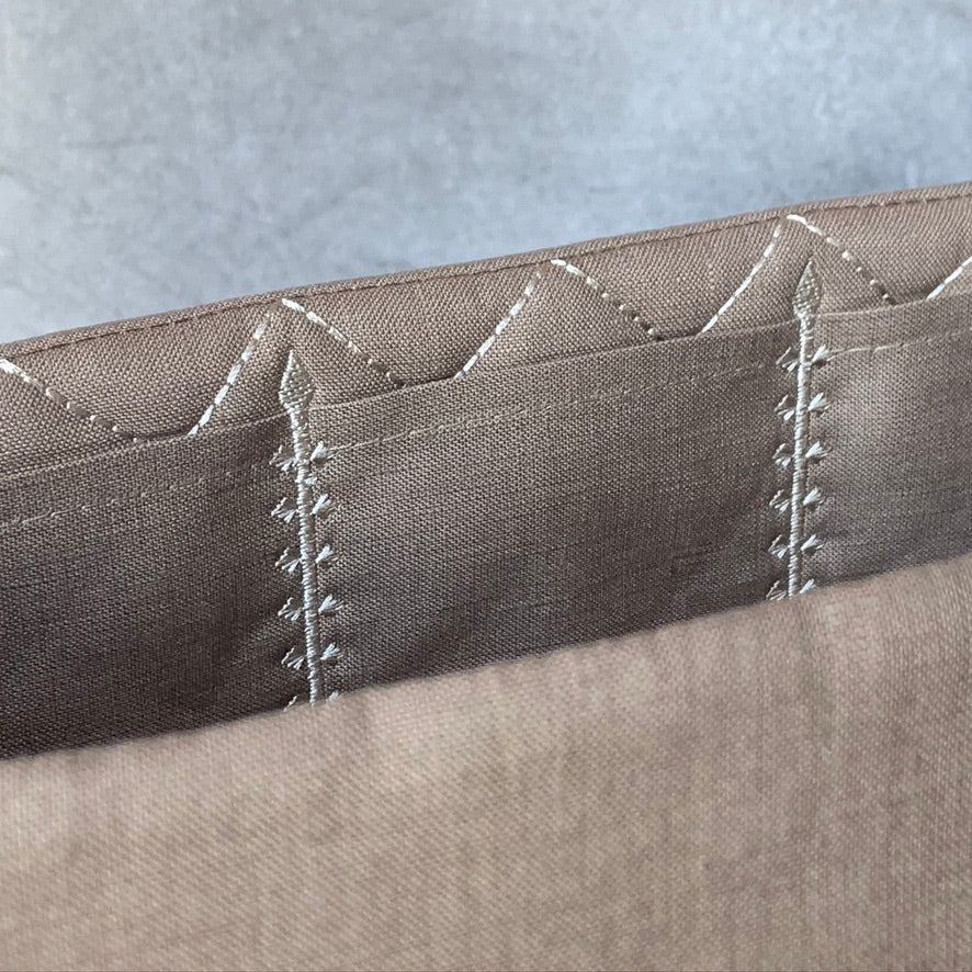 Taupe - Image 4
